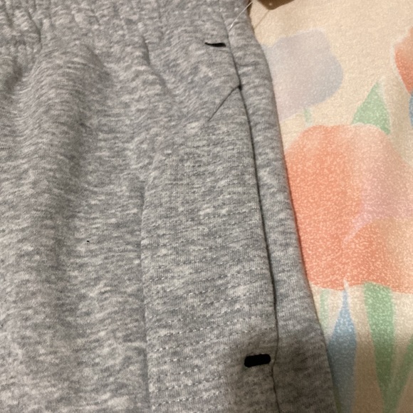 NWT Reebok Fleece Grey Heather Slim Pants Size Medium - Picture 4 of 11